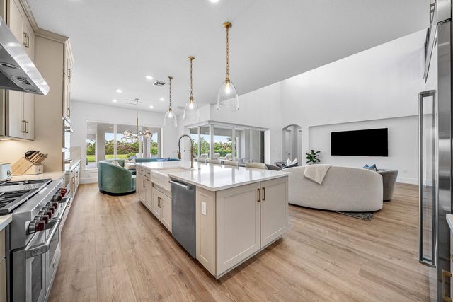 20020 SE Bridgewater Drive, Jupiter, FL 33458