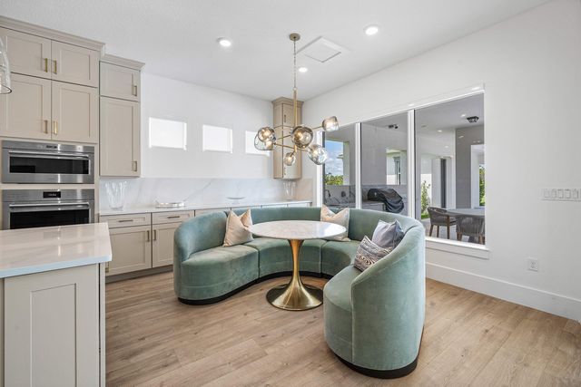 20020 SE Bridgewater Drive, Jupiter, FL 33458