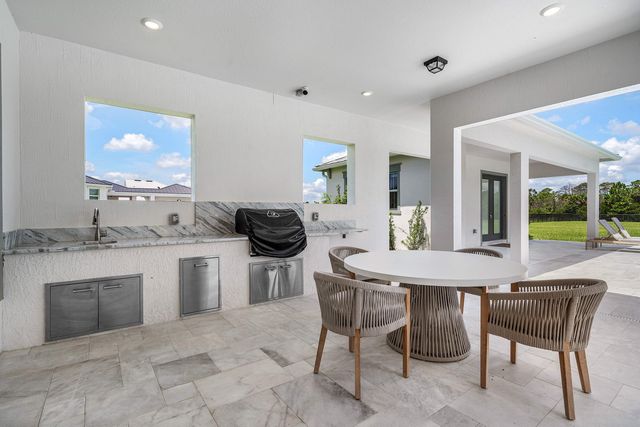 20020 SE Bridgewater Drive, Jupiter, FL 33458