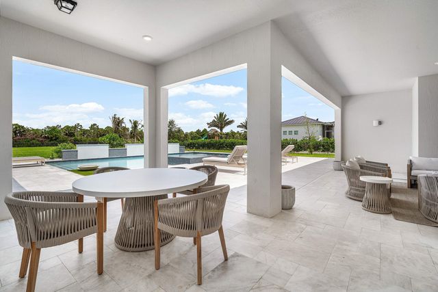 20020 SE Bridgewater Drive, Jupiter, FL 33458