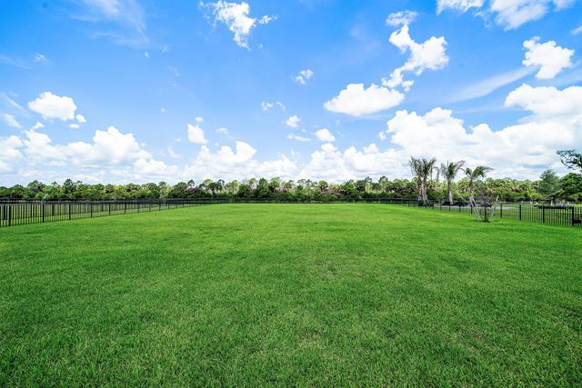 20020 SE Bridgewater Drive, Jupiter, FL 33458
