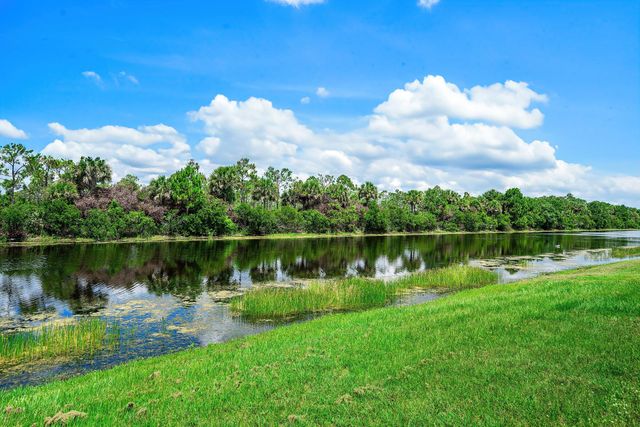 20020 SE Bridgewater Drive, Jupiter, FL 33458