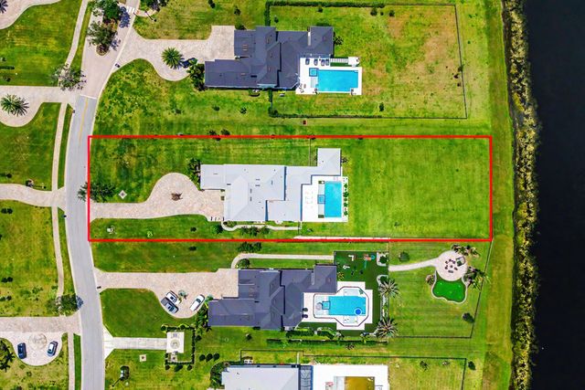 20020 SE Bridgewater Drive, Jupiter, FL 33458