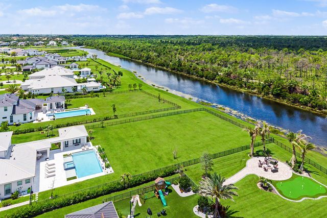 20020 SE Bridgewater Drive, Jupiter, FL 33458