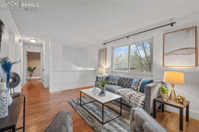 814 Paradise Lane, Colorado Springs, CO 80904