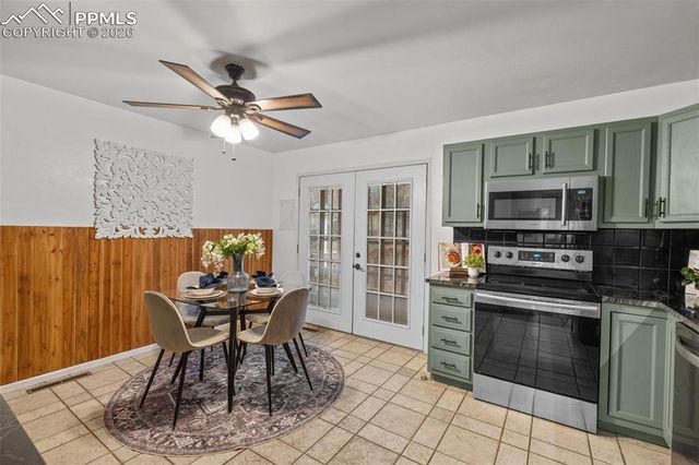 814 Paradise Lane, Colorado Springs, CO 80904