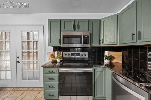 814 Paradise Lane, Colorado Springs, CO 80904