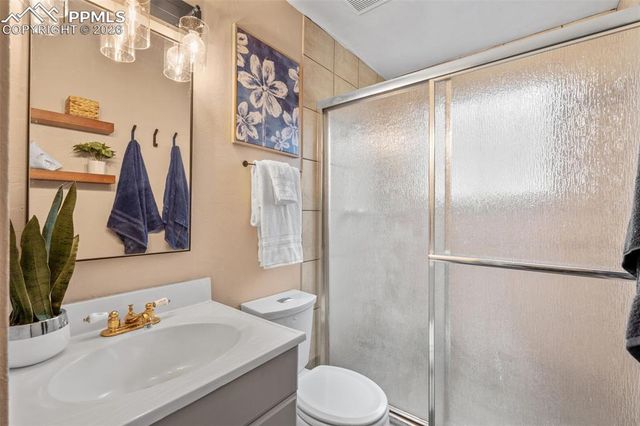 814 Paradise Lane, Colorado Springs, CO 80904