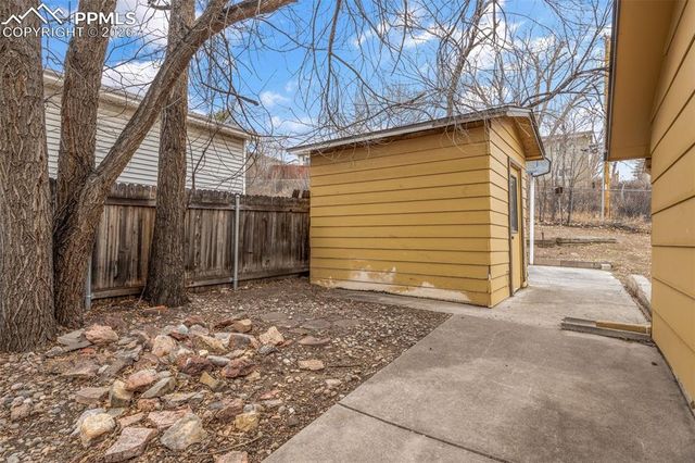 814 Paradise Lane, Colorado Springs, CO 80904