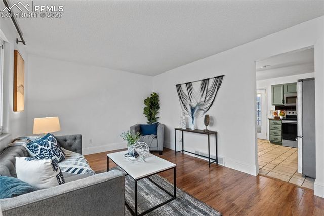 814 Paradise Lane, Colorado Springs, CO 80904