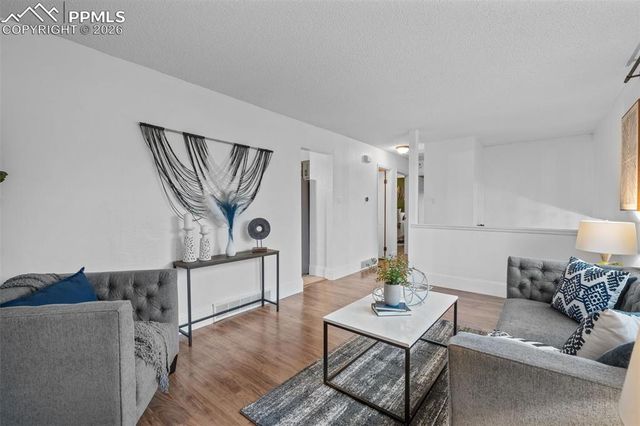 814 Paradise Lane, Colorado Springs, CO 80904