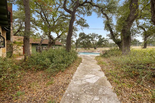 315 Flying R Ranch RD, Spring Branch, TX 78070