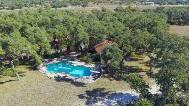 315 Flying R Ranch RD, Spring Branch, TX 78070