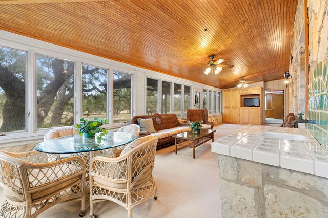 315 Flying R Ranch RD, Spring Branch, TX 78070