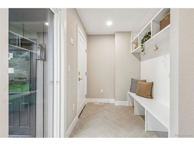3901 E Orchard Rd, Centennial, CO 80121