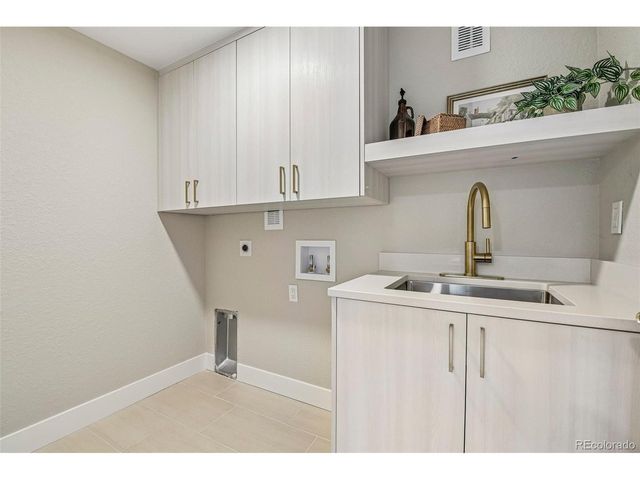 3901 E Orchard Rd, Centennial, CO 80121