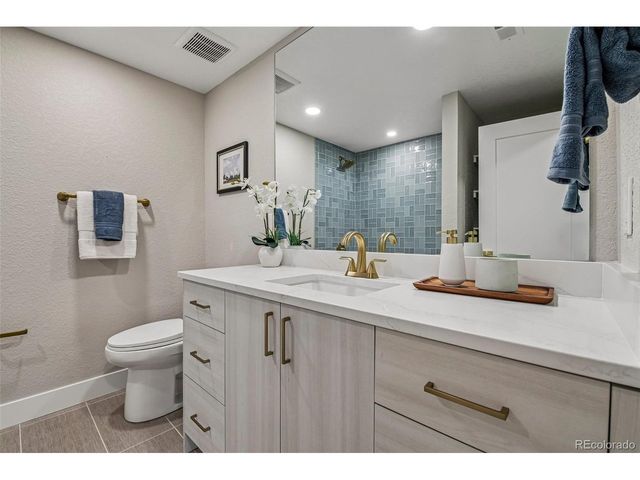 3901 E Orchard Rd, Centennial, CO 80121