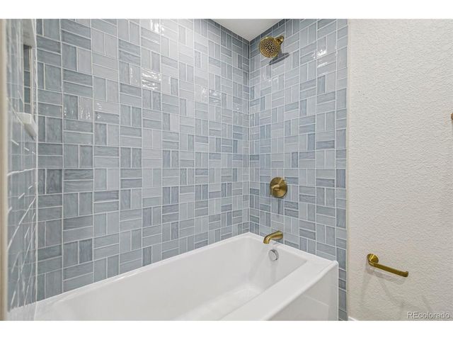 3901 E Orchard Rd, Centennial, CO 80121