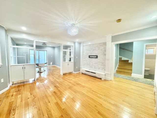 305 Safford St 305, Quincy, MA 02170