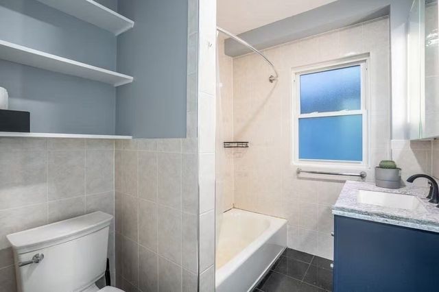 305 Safford St 305, Quincy, MA 02170