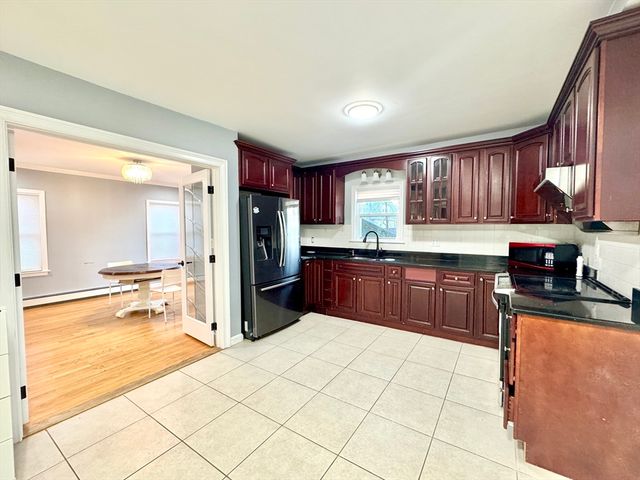 305 Safford St 305, Quincy, MA 02170