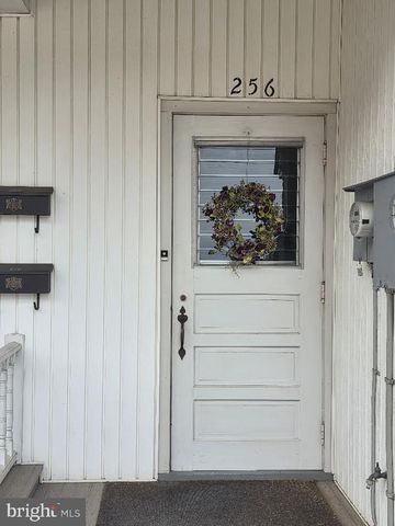 256-264 CENTER ST, Millersburg, PA 17061
