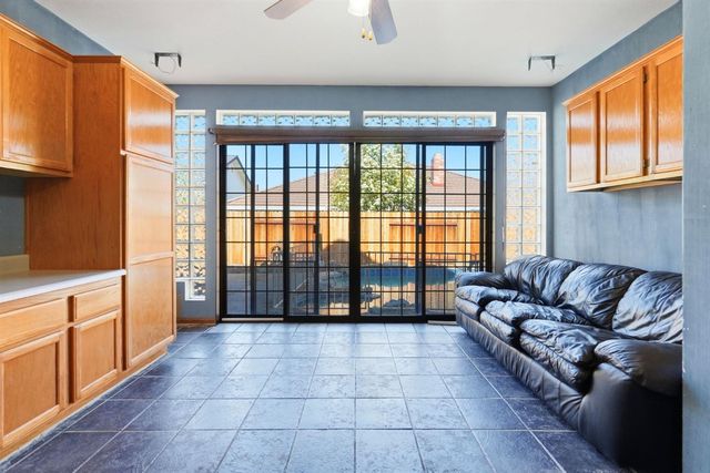 7351 Perera Cir, Sacramento, CA 95831