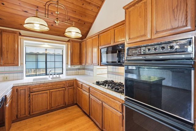 7351 Perera Cir, Sacramento, CA 95831