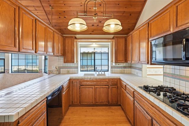 7351 Perera Cir, Sacramento, CA 95831