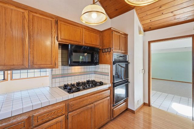 7351 Perera Cir, Sacramento, CA 95831