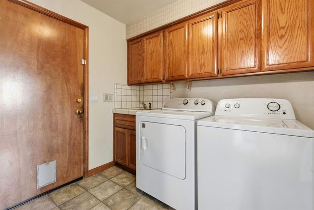 7351 Perera Cir, Sacramento, CA 95831