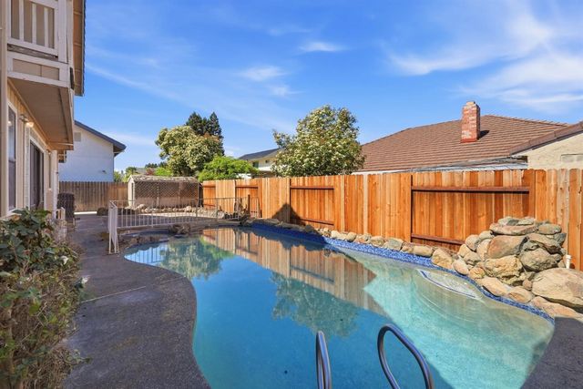 7351 Perera Cir, Sacramento, CA 95831