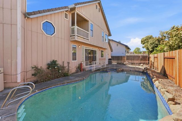 7351 Perera Cir, Sacramento, CA 95831