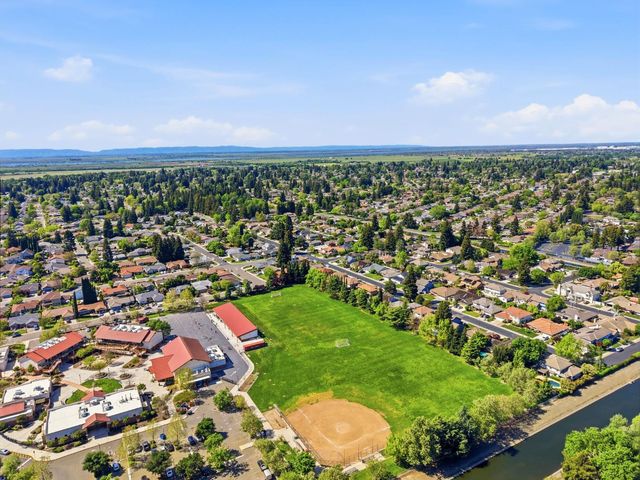 7351 Perera Cir, Sacramento, CA 95831