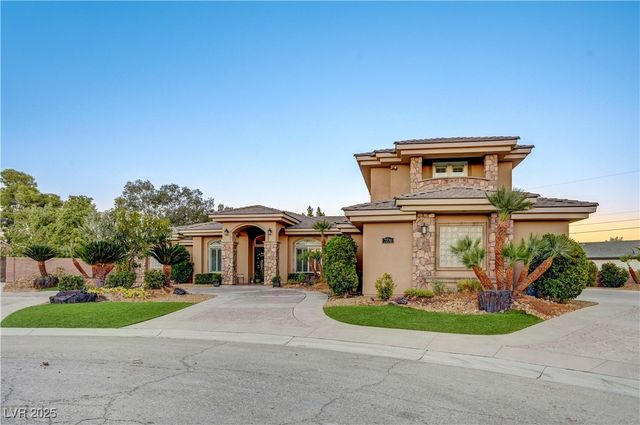 7770 La Cienega Street, Las Vegas, NV 89123