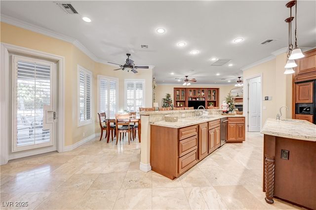 7770 La Cienega Street, Las Vegas, NV 89123