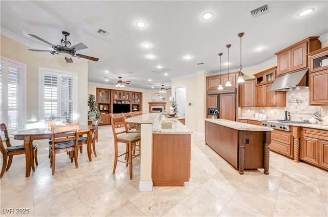 7770 La Cienega Street, Las Vegas, NV 89123