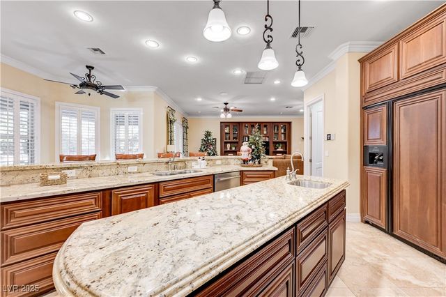 7770 La Cienega Street, Las Vegas, NV 89123