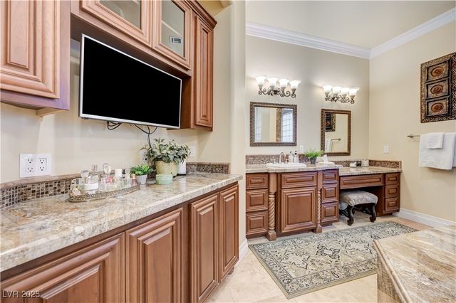 7770 La Cienega Street, Las Vegas, NV 89123