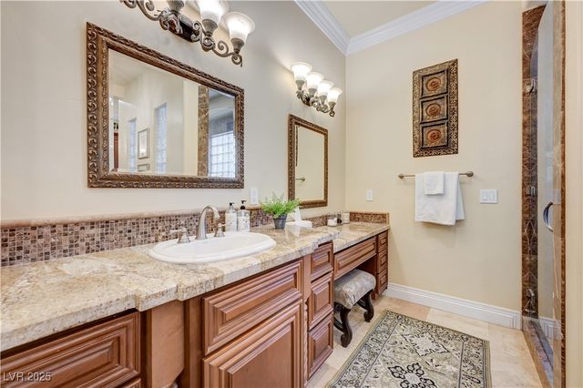 7770 La Cienega Street, Las Vegas, NV 89123