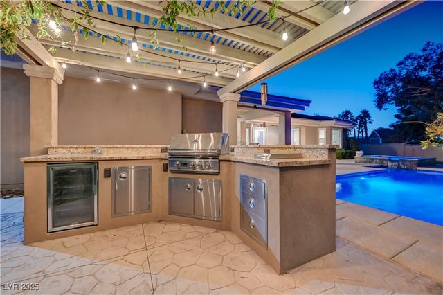 7770 La Cienega Street, Las Vegas, NV 89123