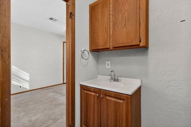 205 Oak Street, Elgin, OK 73538