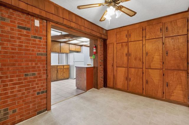 205 Oak Street, Elgin, OK 73538