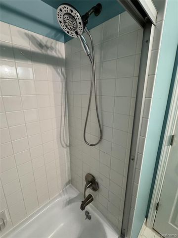 4165 Berkshire Drive, Sterling Heights, MI 48314