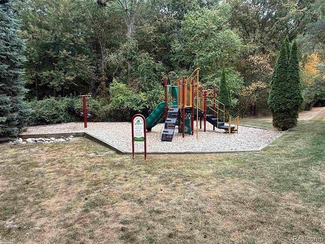 4165 Berkshire Drive, Sterling Heights, MI 48314