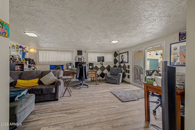 150 N HUNT Drive E, Mesa, AZ 85203