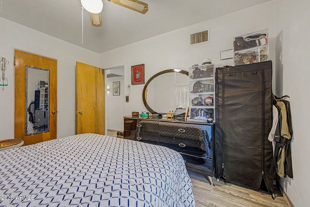 150 N HUNT Drive E, Mesa, AZ 85203