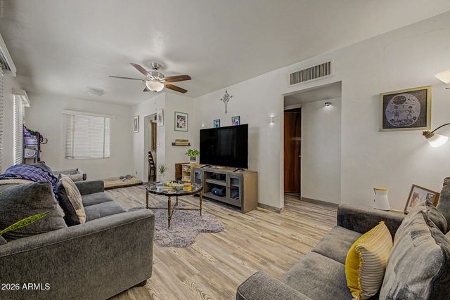 150 N HUNT Drive E, Mesa, AZ 85203