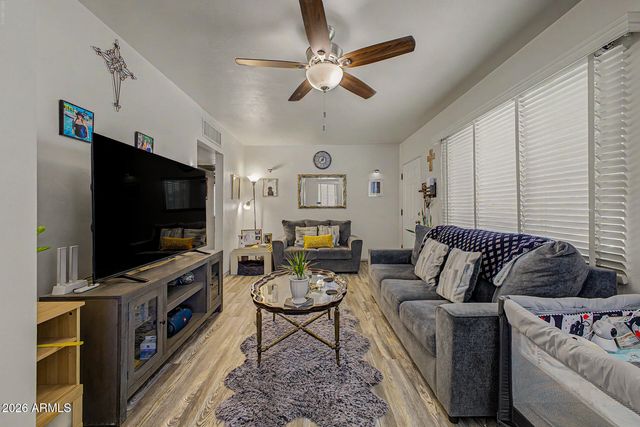 150 N HUNT Drive E, Mesa, AZ 85203