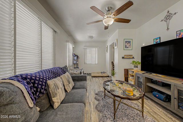 150 N HUNT Drive E, Mesa, AZ 85203